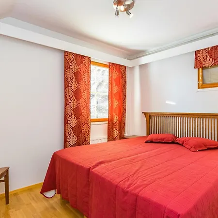 Karhunvartijan Pirtti C4 By Interhome * 루카